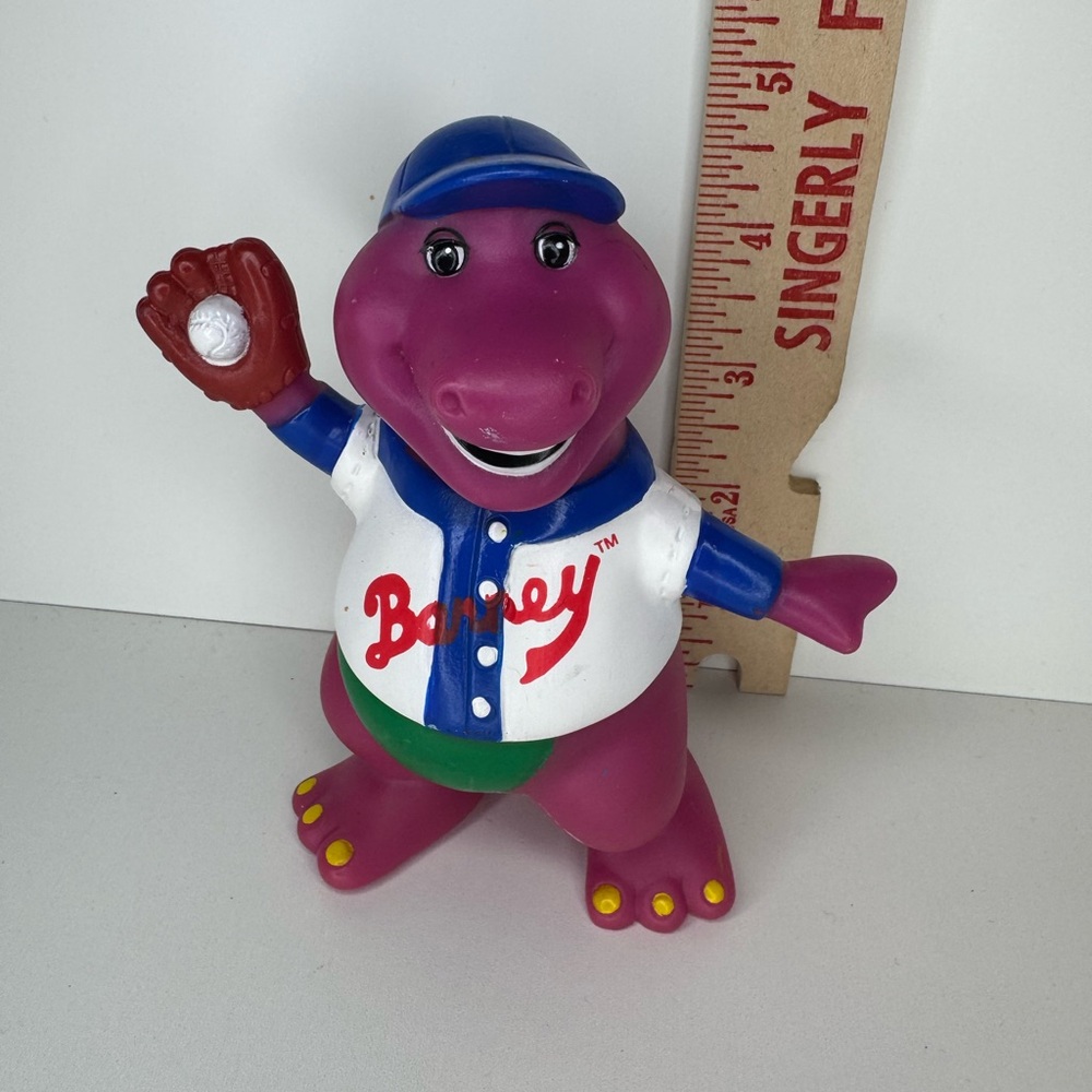 Vintage Barney 1993 "Fun Time Baseball Barney" figure - Picture 2 of 7